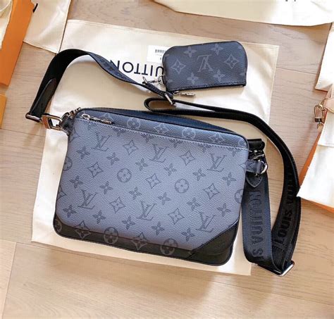 blauwe louis vuitton messenger bag|≥ Vind louis vuiton trio messenger bag op Marktplaats .